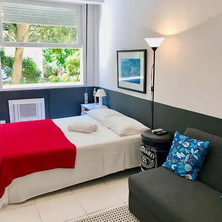 Jump In Bed Copacabana 3 - Estudio
